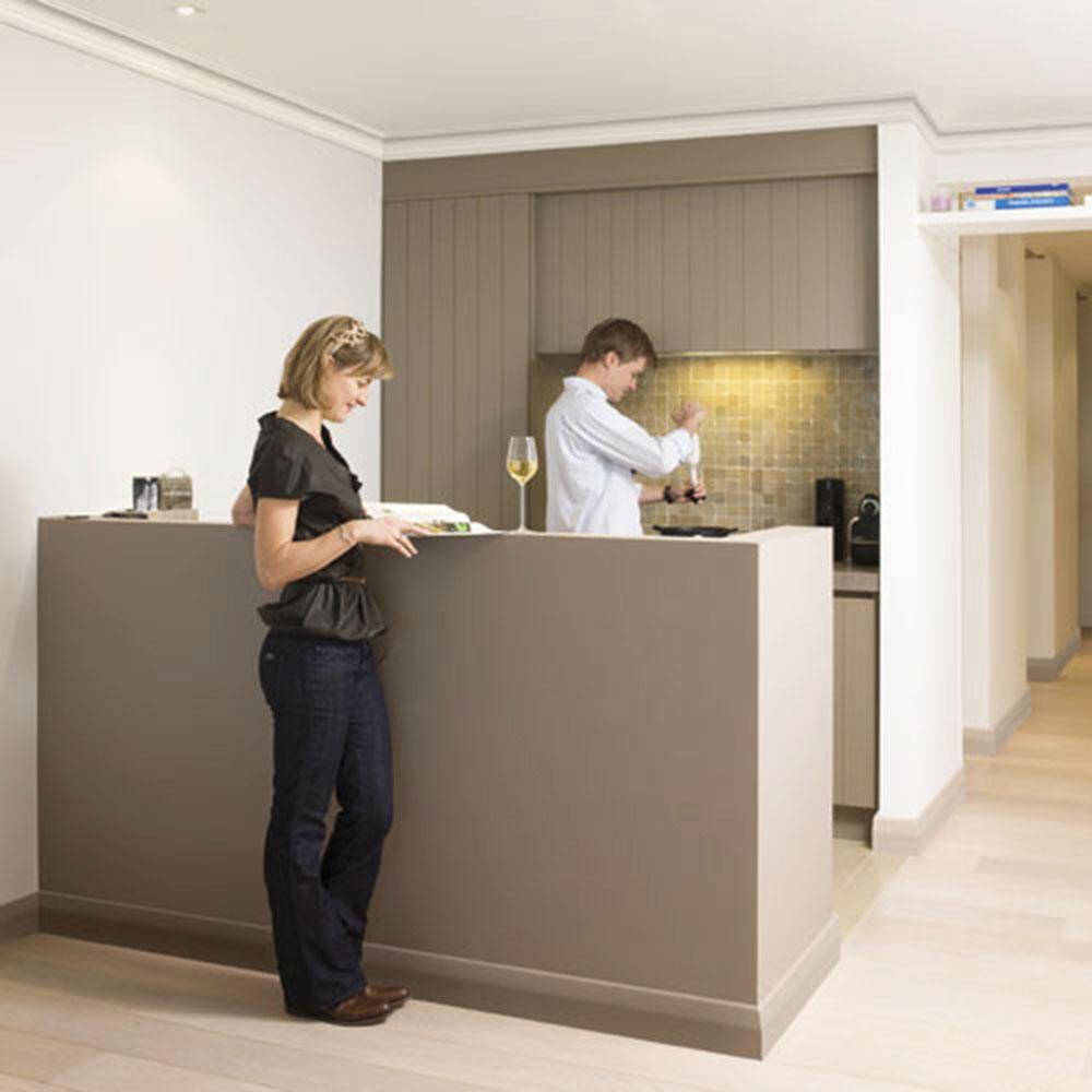 Primed White 2.75'' Polystyrene Baseboard Moulding Set