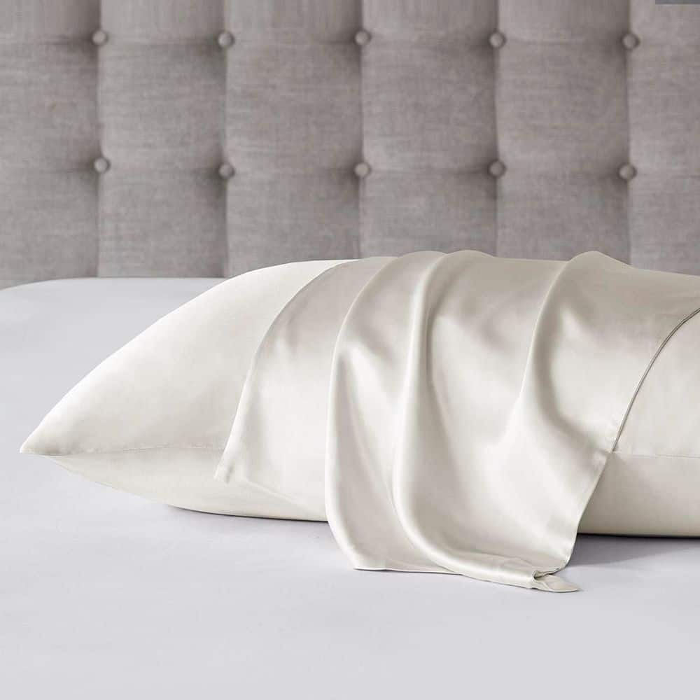 Ivory Mulberry Silk Standard Pillowcase with Zipper Closure