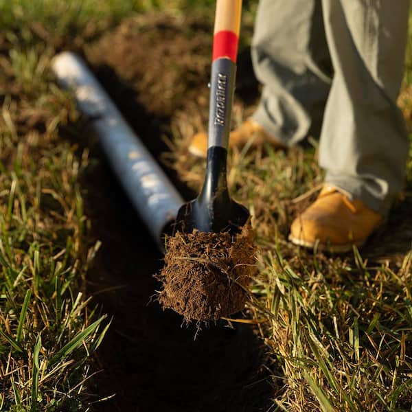 Razor-Back 47.5 in. Wood Handle Trenching Shovel 2594600 - The