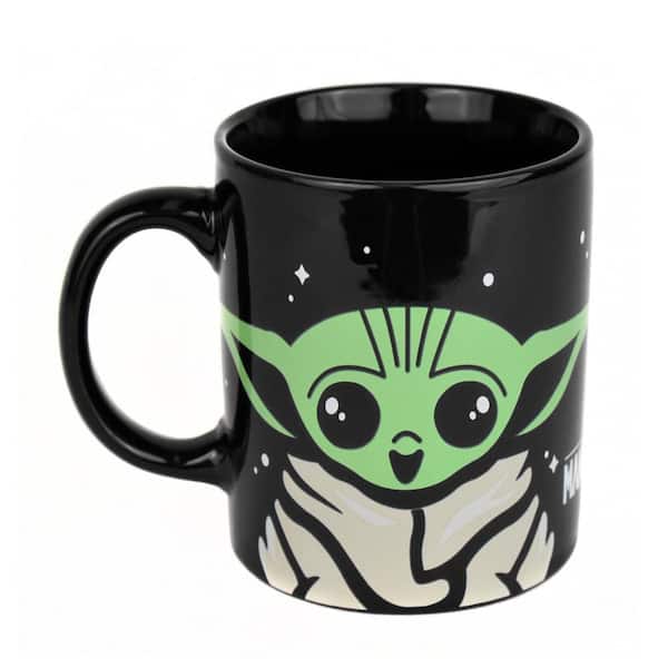 Uncanny Brands Star Wars Mandalorian Single Cup Coffee Maker with Mug