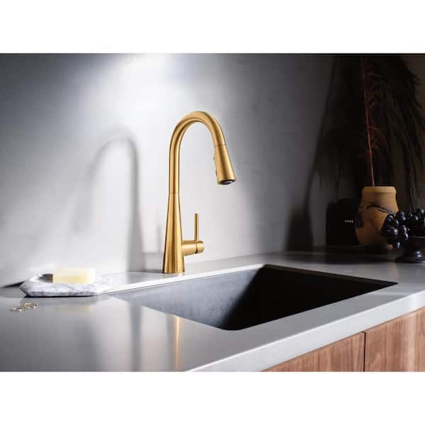 Sleek Single Handle Pull-Down Sprayer Kitchen Faucet with Reflex and Power Clean in Brushed Gold