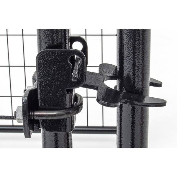 outdoor dog kennels with predator tops