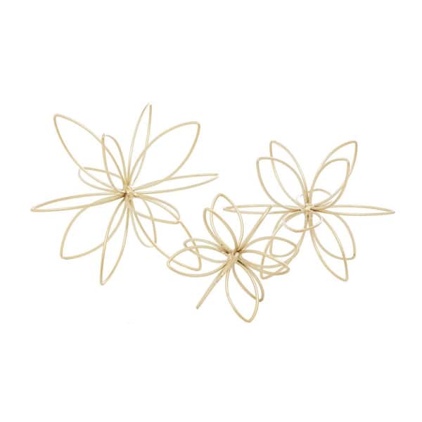 CosmoLiving by Cosmopolitan Gold Metal Handmade Floral Sculpture (Set of 3)