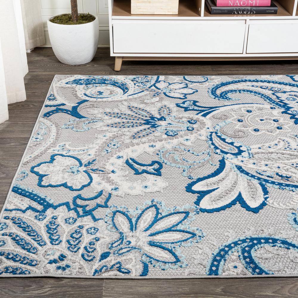 Paisley High-Low Light Gray and Blue Synthetic Indoor/Outdoor Rug