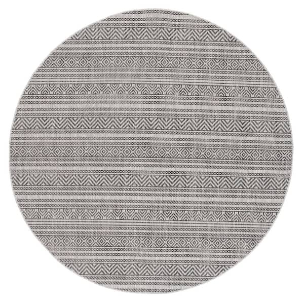 Courtyard Black/Gray 5 ft. x 5 ft. Striped Diamond Chevron Indoor/Outdoor Round Area Rug