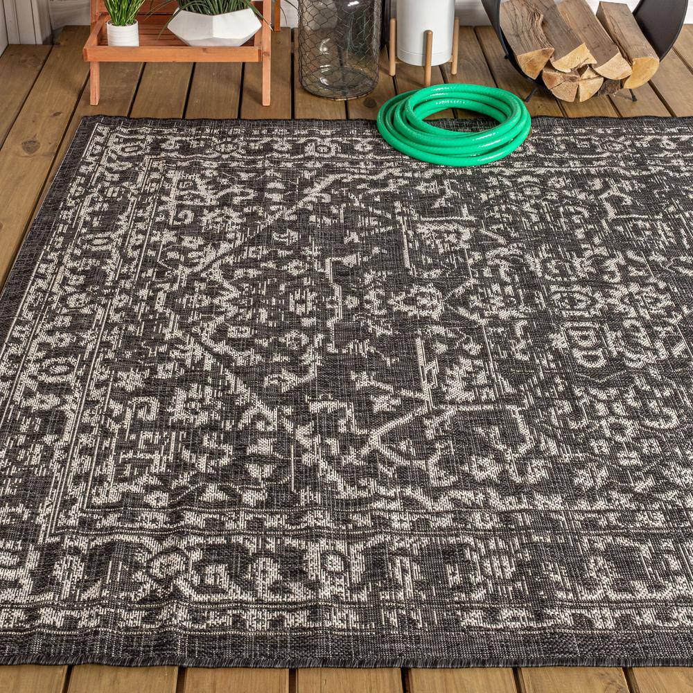 Malta Black and Gray Medallion Flat Woven Area Rug