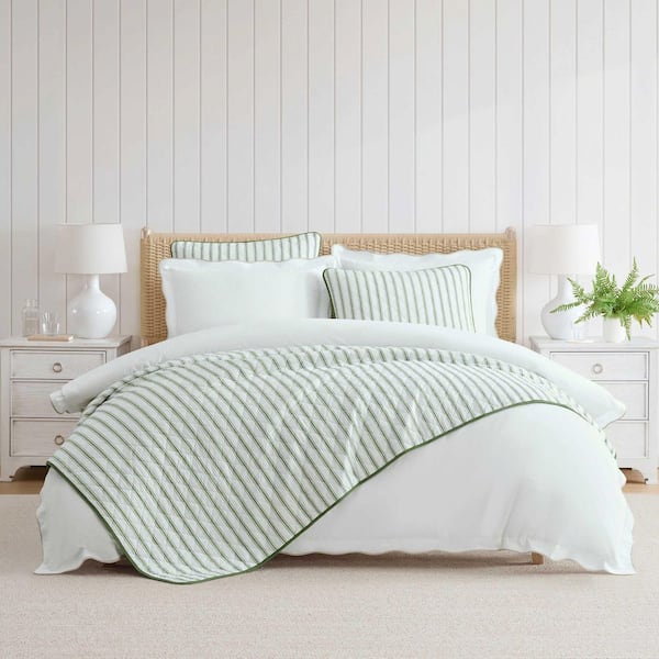 Ticking Stripe 3-Piece White/Vine Green Cotton Percale Full/Queen Quilt Set