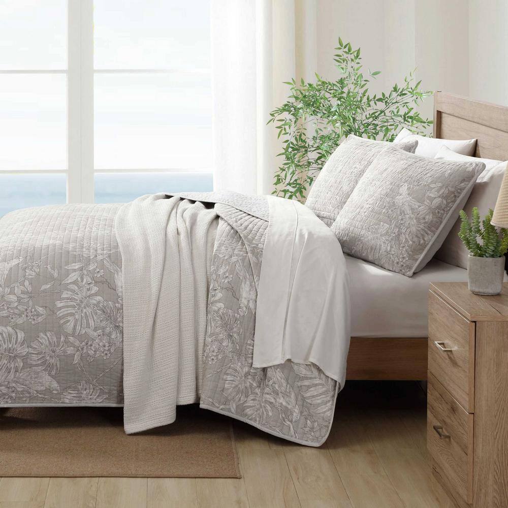 Gray Twin Cotton Reversible Quilt Set with Plant Motif