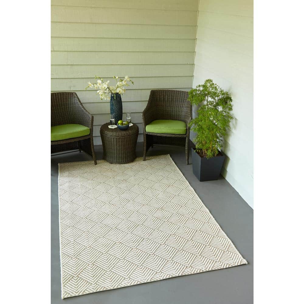 Beige Geometric Tufted Indoor/Outdoor Runner Rug