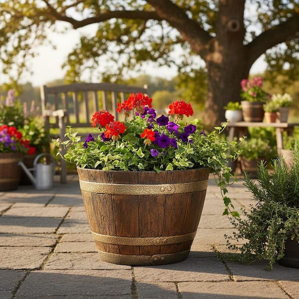 15 in. Dia x 10.15 in. H Oak Brown Plastic 5 Gallons Round Whiskey Barrel  Planter HP70927-045 - The Home Depot