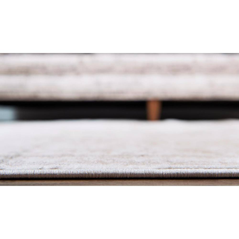Reversible Easy-Care Synthetic Area Rug in Light Brown, 7' x 10'