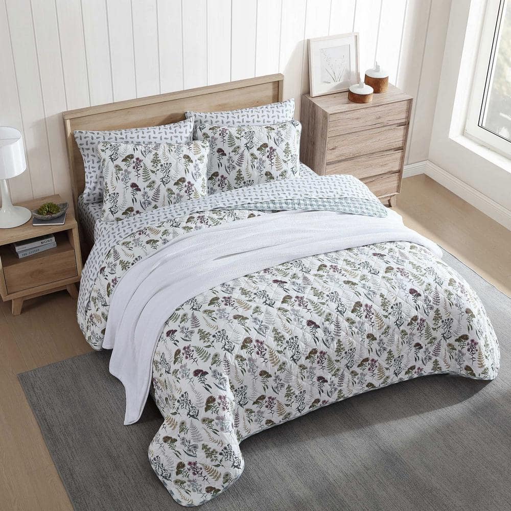 White Cotton Reversible Floral Full Quilt Set