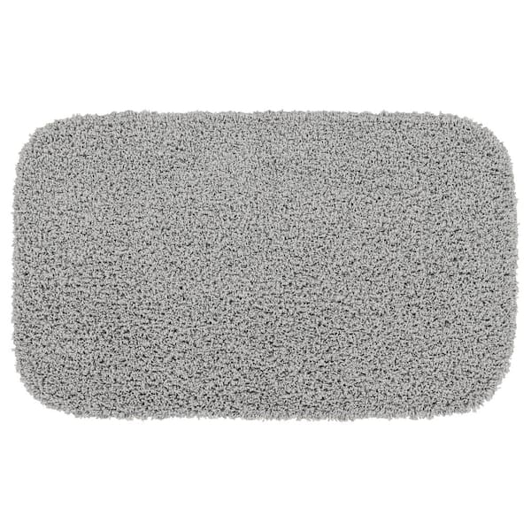 https://images.thdstatic.com/productImages/e4fd2906-d78f-4eab-85b1-366f59701b6d/svn/platinum-gray-garland-rug-bathroom-rugs-bath-mats-ba110w024040i7-64_600.jpg