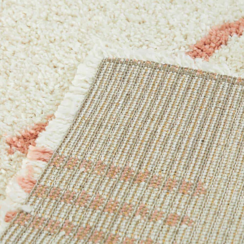 Himalayan Sherpa Cozy White/Pink Geometric Shag Rug 4' x 6'