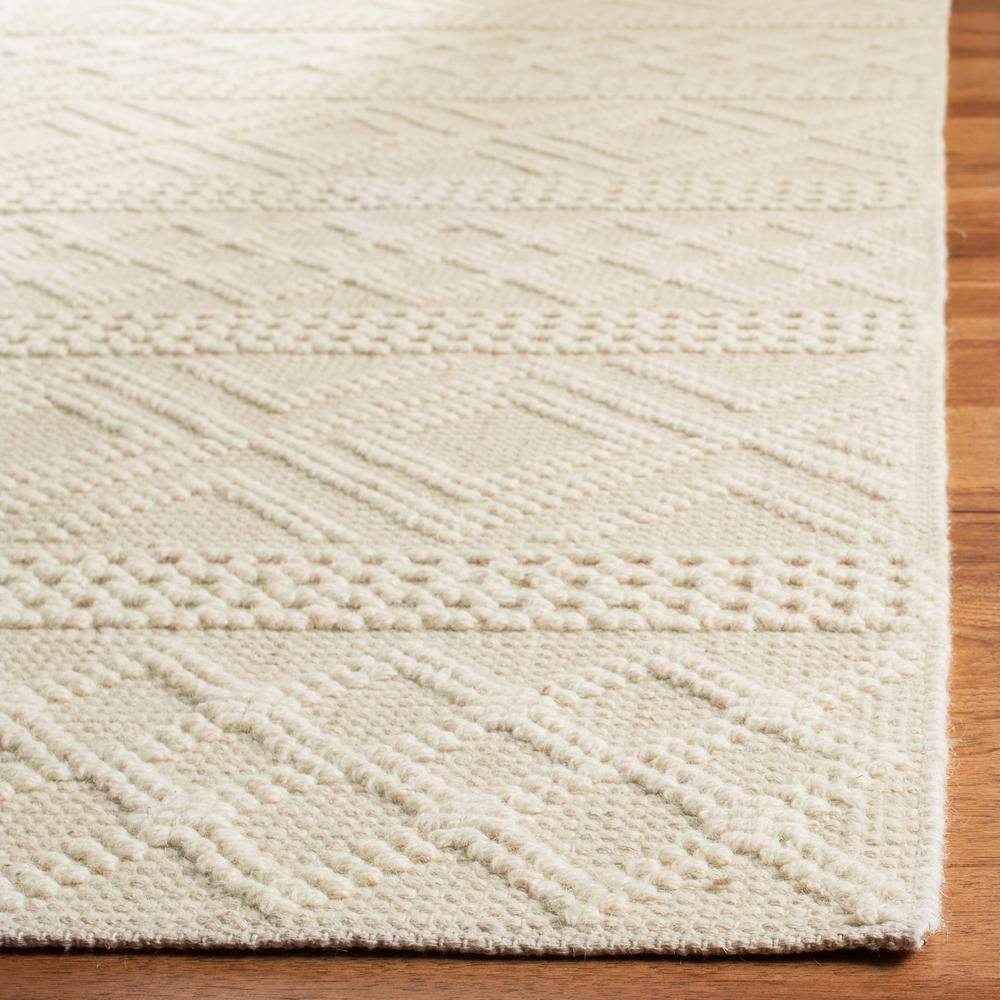 Elegant Ivory 9' x 12' Hand-Knotted Wool Area Rug