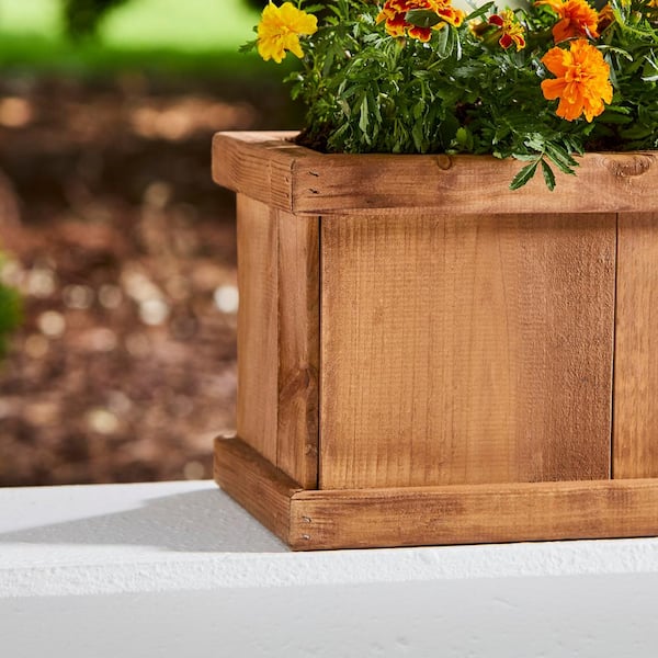 Vigoro Brooklin Medium Cedar Brown Wood Planter Box with Drainage