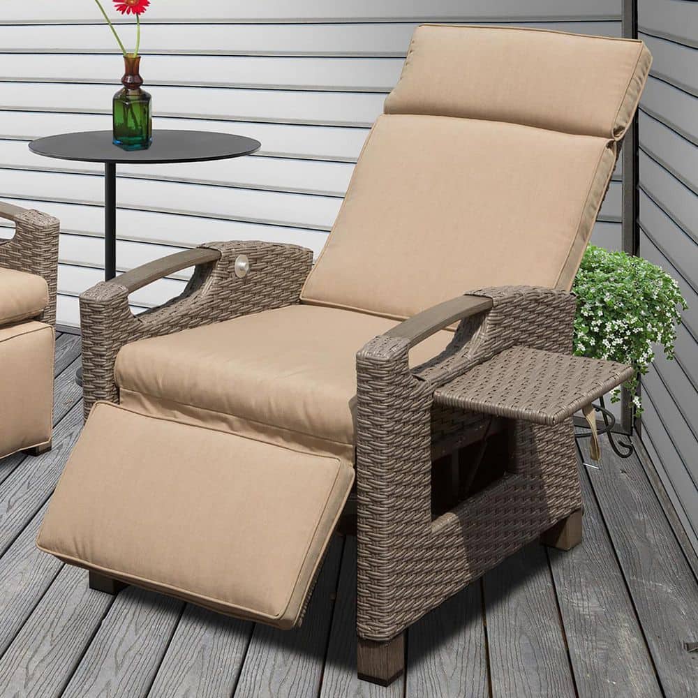 Coporesell Hand-Woven Wicker Outdoor Lounge Chair with Thickness Cushions