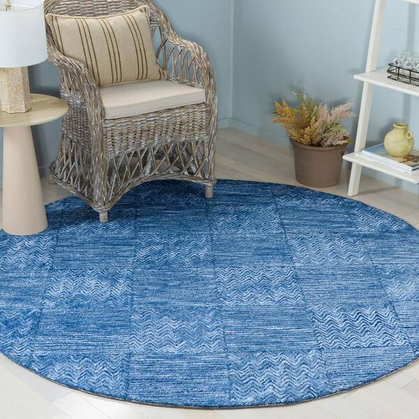 Soho 6 ft. x 6 ft. Dark Blue/Ivory Check Round Rug