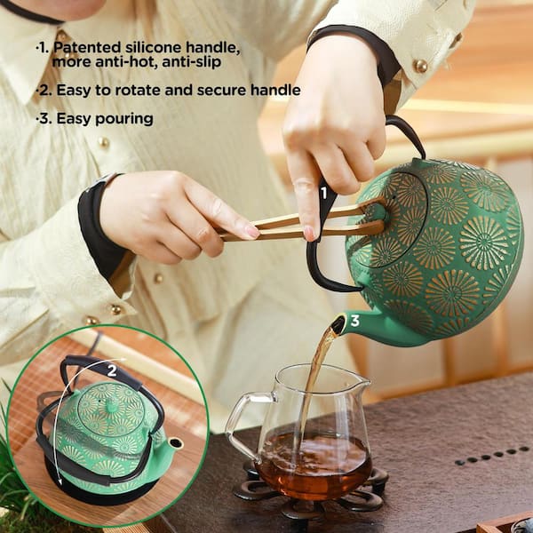 残1Nordisk Kettle と Madam Blå Cup２個のセット Numhew 4-Cup Black Cast Iron Tea Pot with Enameled Interior