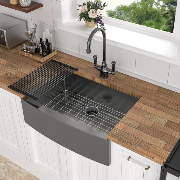 https://images.thdstatic.com/productImages/e552b4aa-e3d4-4755-8a38-9fb3eee3b81e/svn/gunmetal-black-farmhouse-kitchen-sinks-sdq3021h02-31_600.jpg