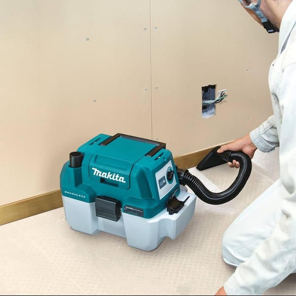 18V LXT Brushless 2 Gallon HEPA Filter Wet/Dry Vacuum and 18V LXT Brushless Multi-Tool with bonus 18V LXT Grease Gun