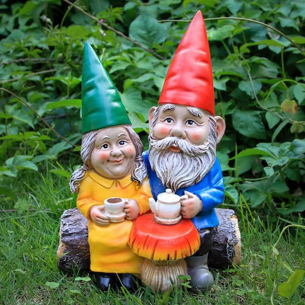 Phewnyzo 4.9 in. x 6.3 in. x 8.8 in. Couple in Love Gnome Garden