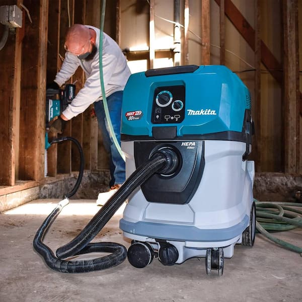 Makita 80V max (40V max X2) XGT 10 HEPA Vacuum Wet and Dry w