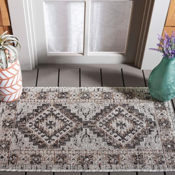 Courtyard Light Gray/Light Beige 2 ft. x 4 ft. Border Aztec Medallion Indoor/Outdoor Area Rug