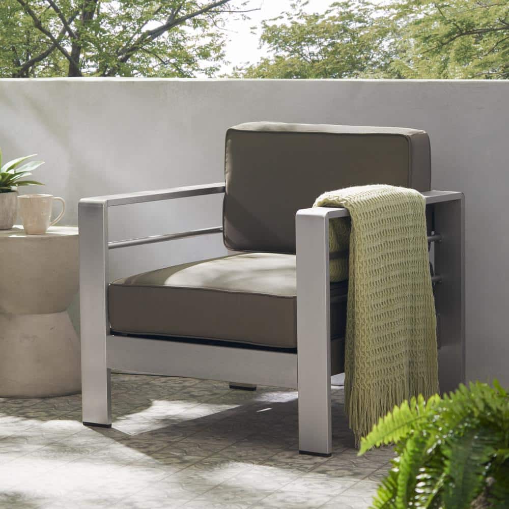 Aluminium Outdoor Club Lounge Chair Patio Armchair with Khaki Cushion
