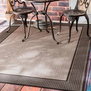 Machine Made Outdoor Gris Border Gray 8 ft. x 8 ft. Square Rug
