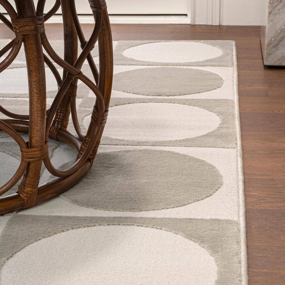 Beige and Cream Geometric High-Low 3' x 5' Area Rug