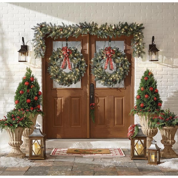 https://images.thdstatic.com/productImages/e5ec4f2b-aa7f-4d37-bc06-e3f5513c2d7a/svn/home-accents-holiday-christmas-ornaments-he-1491-1f_600.jpg