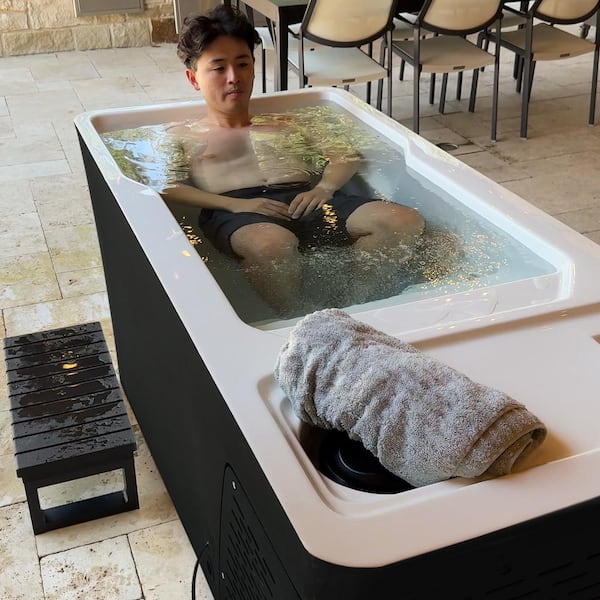 LIFETREND - Snowbird 1-Person, 0 Jet, 110-Volt, Cold Plunge, with Chiller and Heater, Built in UV Ozonator, Includes Cover and Steps