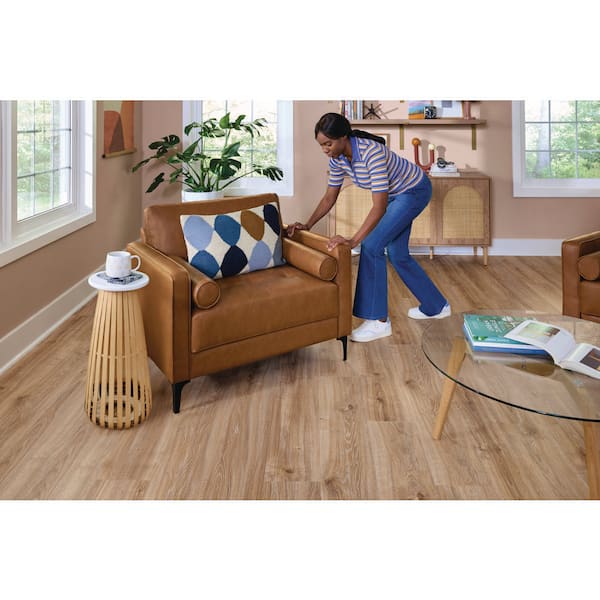 TrafficMaster Ingleton White Oak 7 mm T x 8 in. W Laminate Wood