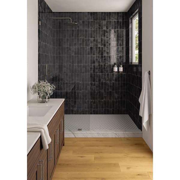 Bedrosians Cloe Subway Glossy Black 2.5 in. x 8 in. Handmade-Look