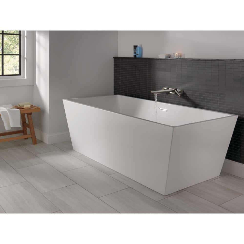 Delta Slade 67 in. x 32 in. Soaking Bathtub with Center Drain in