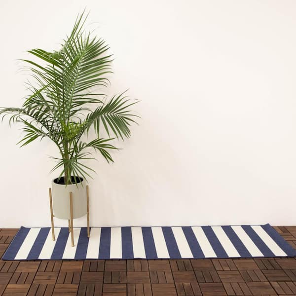 Liam Navy 2 ft. x 7 ft. Stripe Indoor/Outdoor Runner Rug