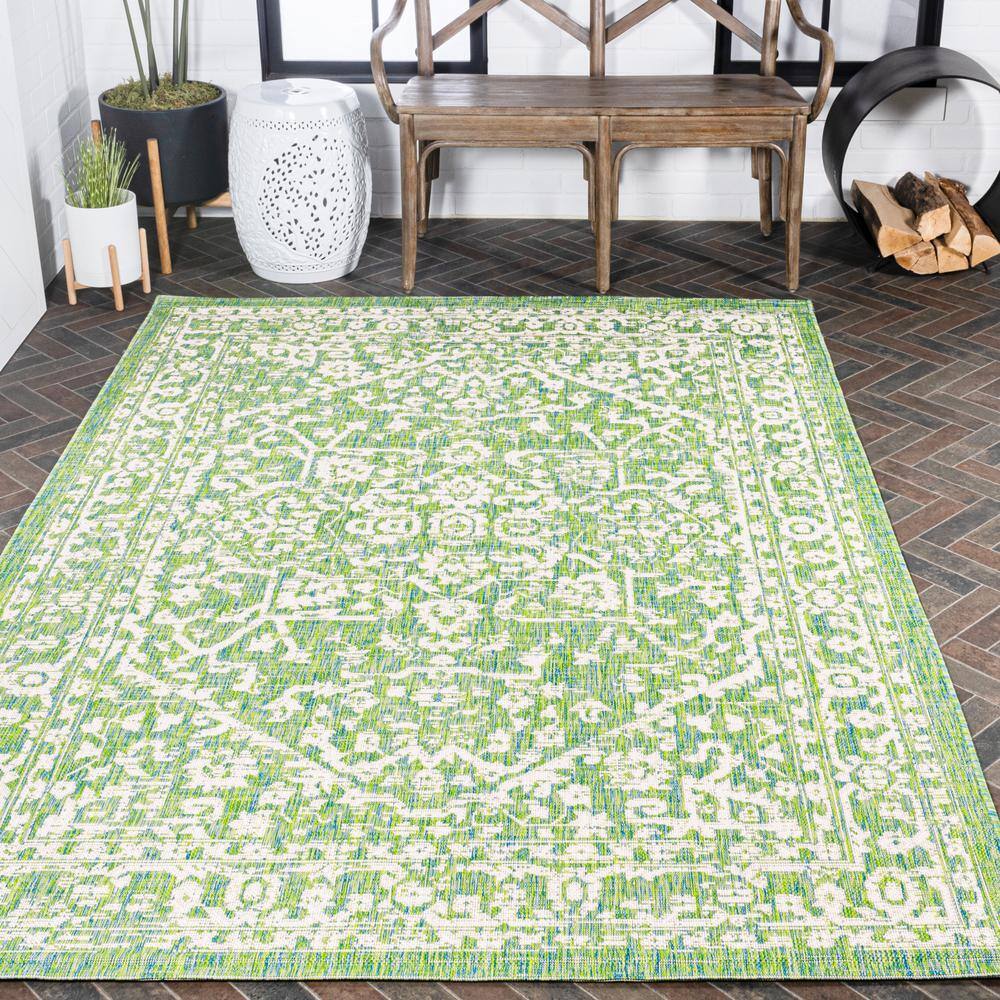 Bohemian Medallion Cream/Green Synthetic 4' x 6' Area Rug