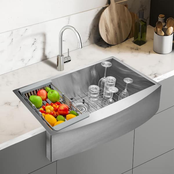 33 Inch x 20 Inch AKDY Handmade Farmhouse Undermount Kitchen Sink Stainless Steel Single Bowl Apron Front Sink Design with Accessories