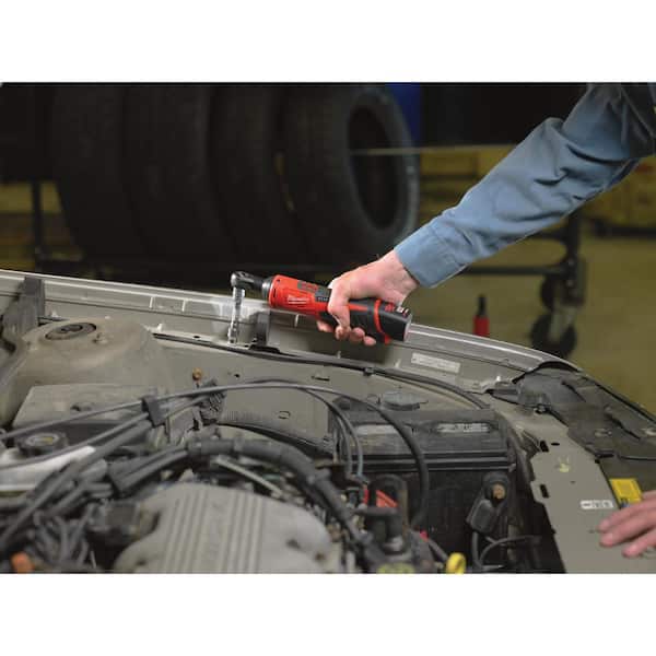 Milwaukee - M12 FUEL SURGE 12V Lithium-Ion Brushless Cordless 1/4 in. Hex Impact Driver Compact Kit w/ M12 3/8 in. Ratchet