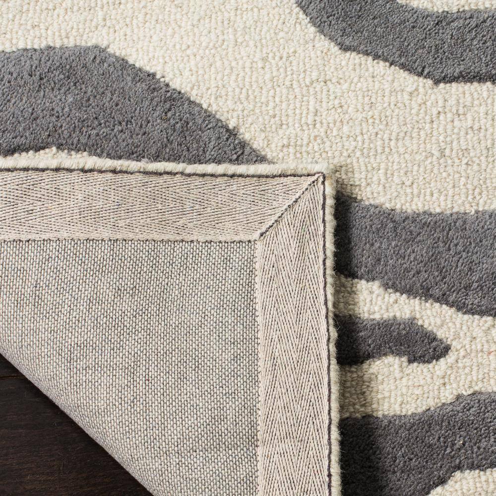 Gray and Ivory Hand-Tufted Wool 8' x 10' Area Rug