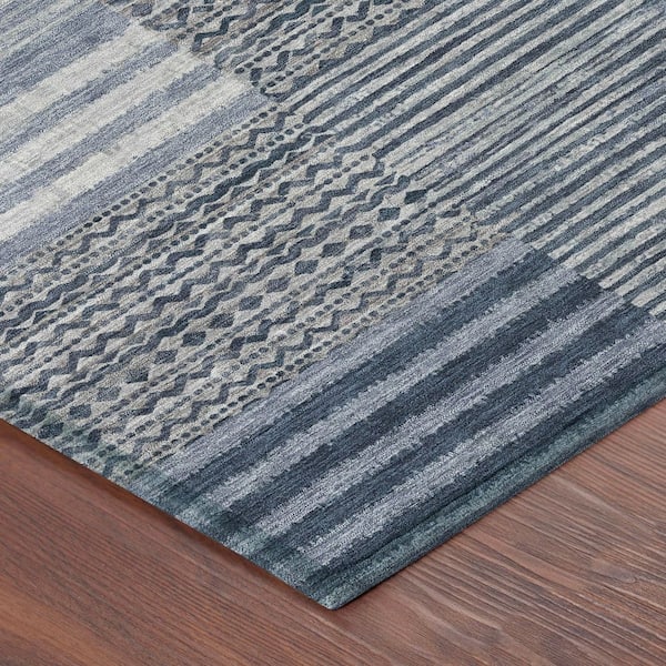 Chantille Machine Washable Indoor/Outdoor Abstract ACN2749 Blue 2 ft. x 3 ft. Accent Rug