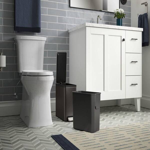 Dracelo Small Bathroom Step Trash Can with Lid Soft Close in Black