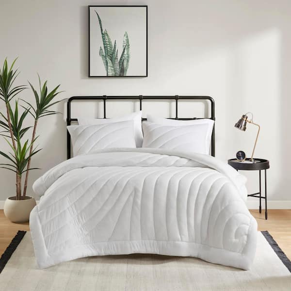 Juniper 3-Piece White Polyester King/Cal King Poly Jersey Puffy Comforter Set
