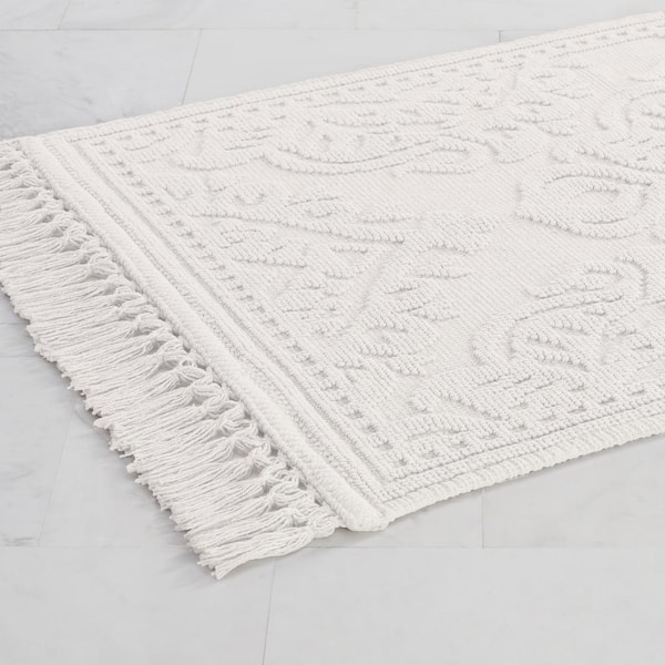 Ricardo Cotton Fringe 27 in. x 52 in. Bath Rug in White