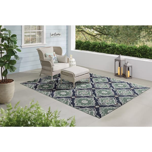 Oak Hill Blue 6 ft. x 9 ft. Medallion Indoor/Outdoor Area Rug