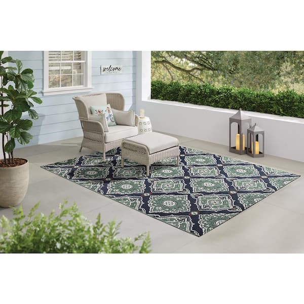 Oak Hill Blue 5 ft. x 7 ft. Medallion Indoor/Outdoor Area Rug