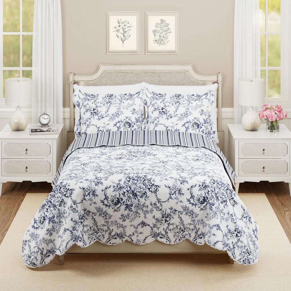 Blue Cotton Full Reversible Quilt Set with Scallop Edges
