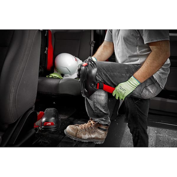 Milwaukee Flexible Knee Pads with PACKOUT Tool Bag 48-73-6000-48