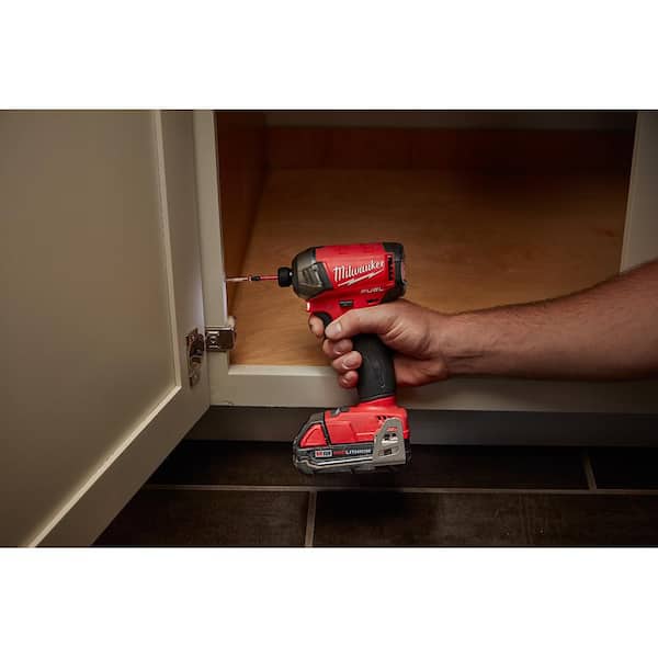 Milwaukee - M18 FUEL SURGE 18V Lithium-Ion Brushless Cordless 1/4 in. Hex Impact Driver with XC 5.0 Ah Battery
